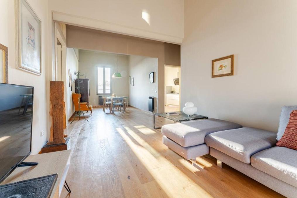 Appartamento A 150M Dal Duomo Pietrasanta Luaran gambar